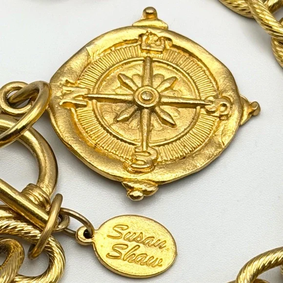 Susan Shaw Gold Tone Compass Pendant Toggle Necklace 16”24K Gold PlatedEUC